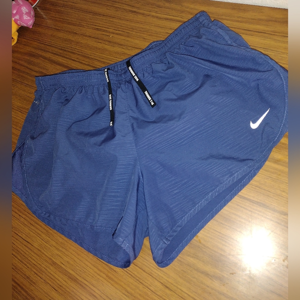 Nike shorts women's medium running